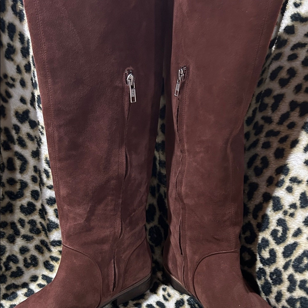 UGG Daley Brown Suede. Boots With Dust-bag in Box. - Picture 4 of 15